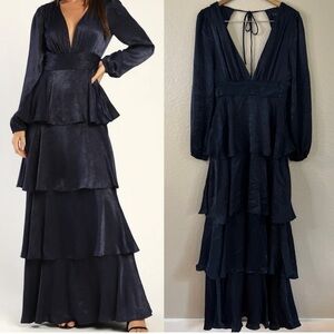 Lulu’s EUC. Size small tiered dress. Navy